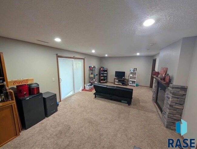 Building Photo - 4108 S Teakwood Ave