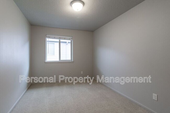 Building Photo - 1311 NE 82nd Way