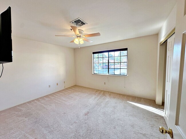 Building Photo - 1 MONTH FREE!!! 2 BEDROOM SINGLE STORY TOWNHOME 55+ COMMUNITY
