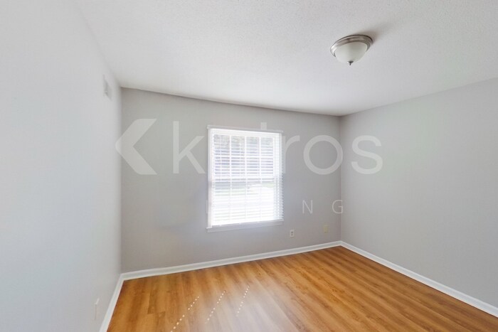 Building Photo - 5824 Tam Oshanter Ave