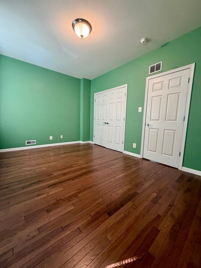 Building Photo - 3847 Spring Garden St