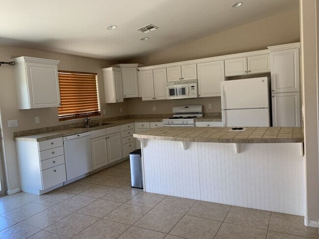 Building Photo - AVAILABLE NOW $350 off First Month Rent