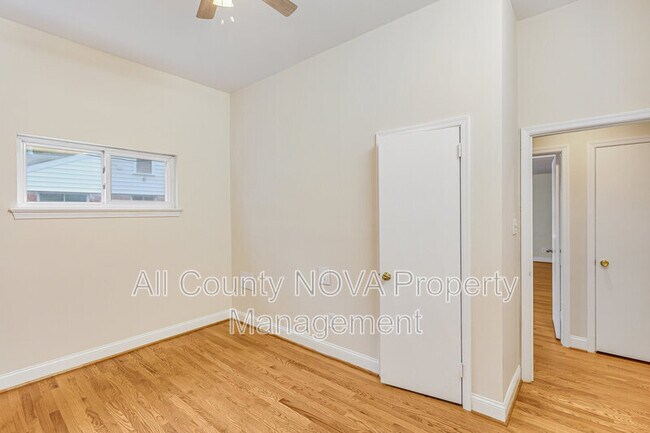 Building Photo - 7412 Marc Dr