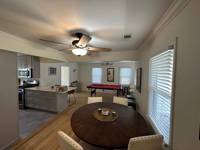 Building Photo - 1221 W Perkins Rd