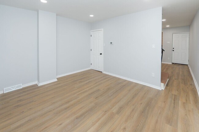 Building Photo - Renovated 3-Bedroom Townhome in Prime Germ...