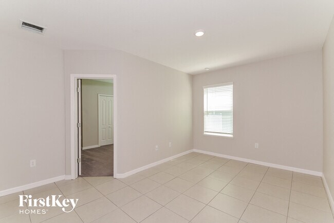 Building Photo - 4526 Birdsong Dr