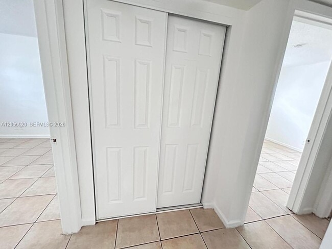 Building Photo - 3212 Coral Ridge Dr