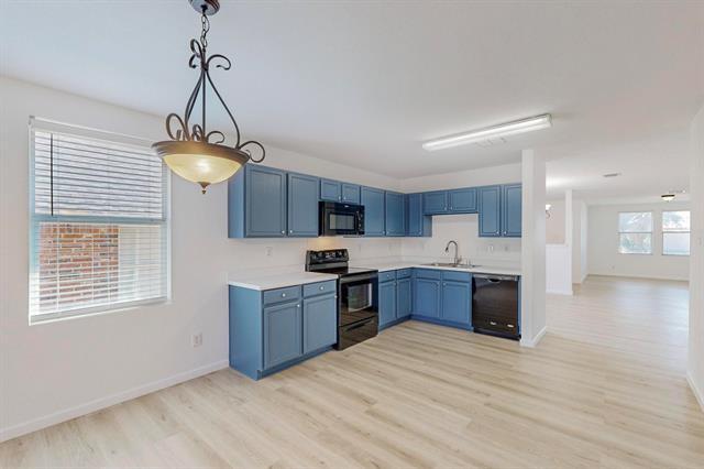 Building Photo - 12850 Vassar Dr
