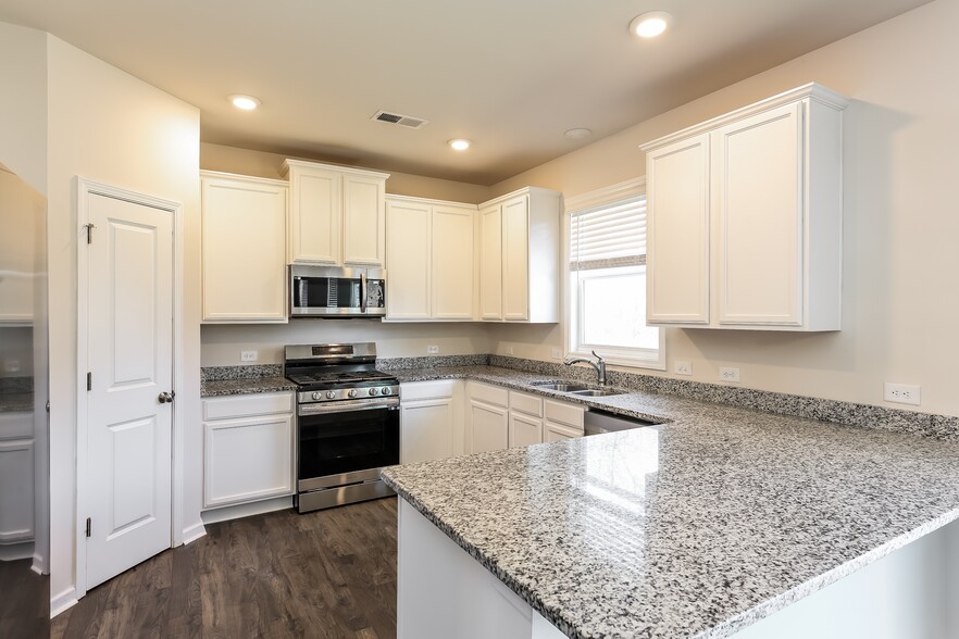 Building Photo - 352 White Peach Wy
