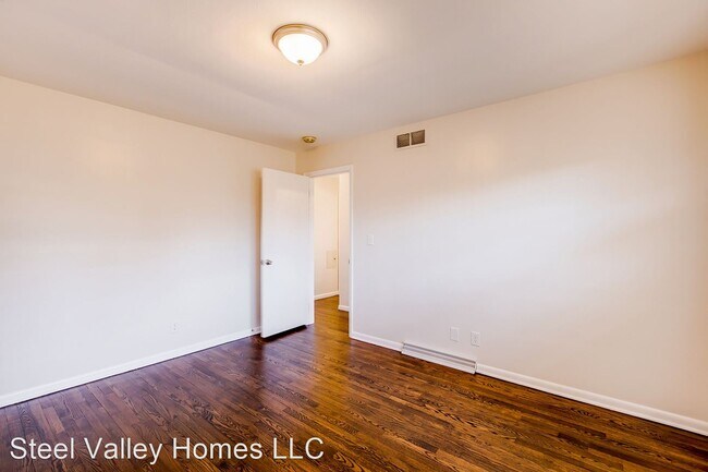 Building Photo - 3 br, 2 bath House - 5153 Pinecrest