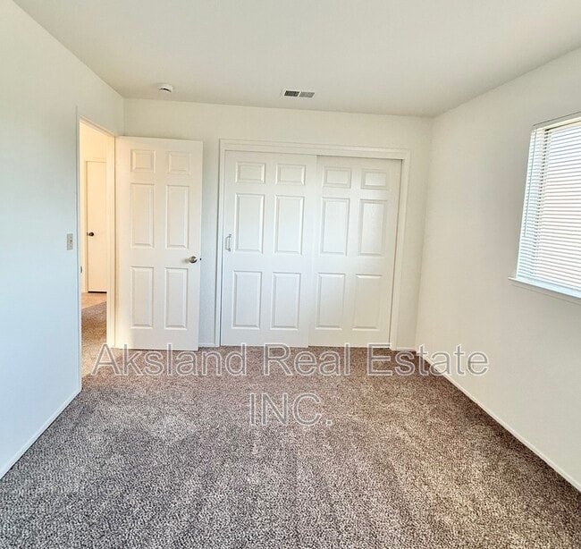 Building Photo - 200 Northwoods Ave