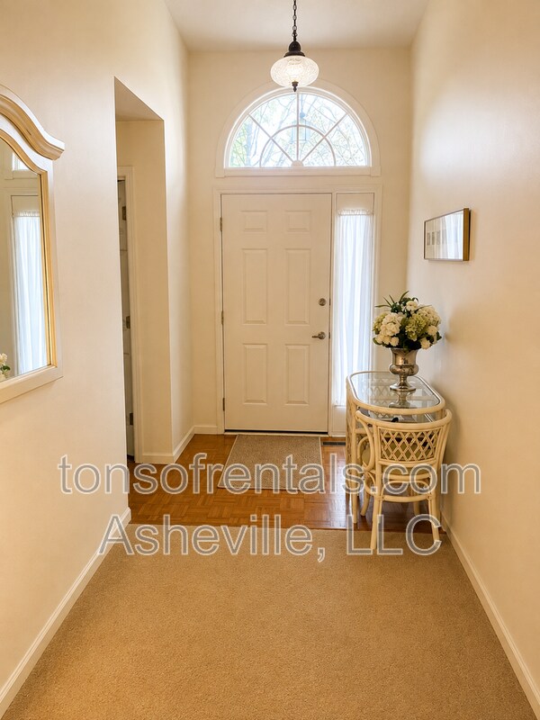 Building Photo - 107 Jenny Lind Dr
