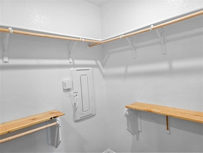 Building Photo - 410 Inks Ln