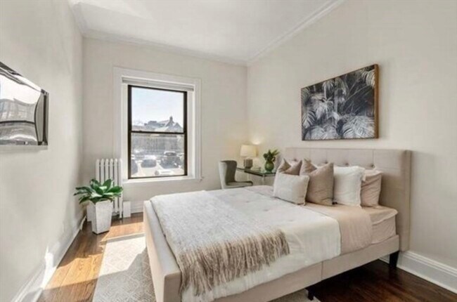 Building Photo - 382 Commonwealth Ave