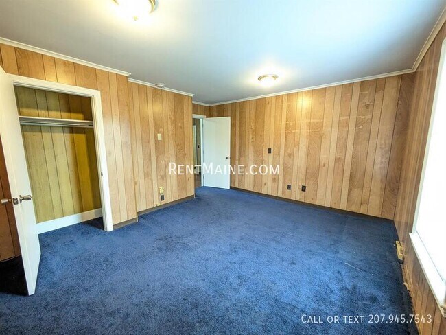 Building Photo - 575 Main St