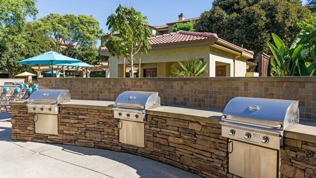 Building Photo - 9320 Hillery Dr