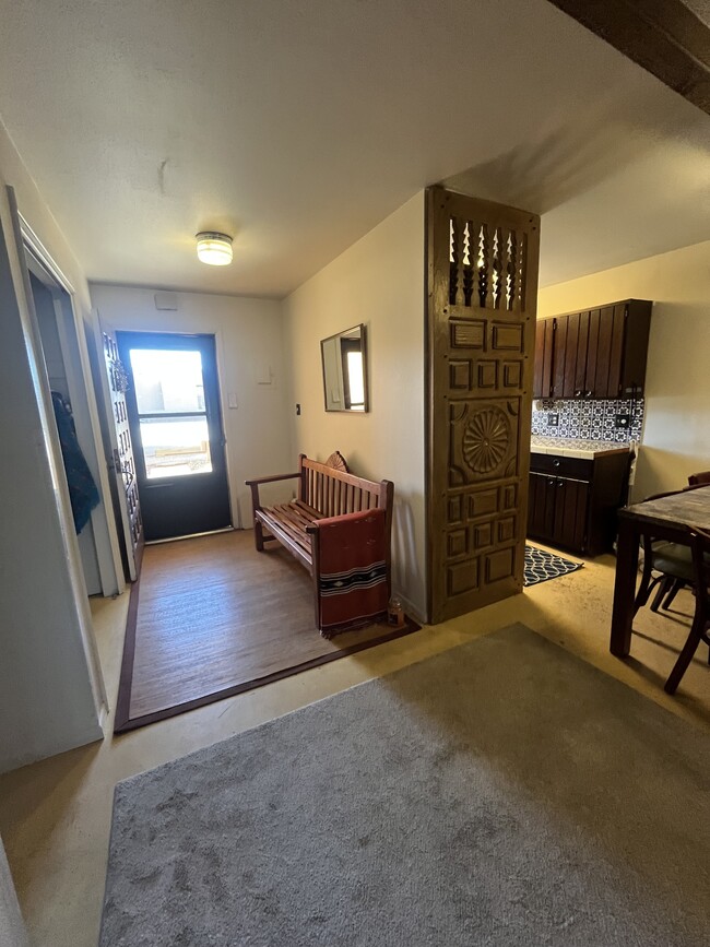 Building Photo - 405 Cam De La Placita