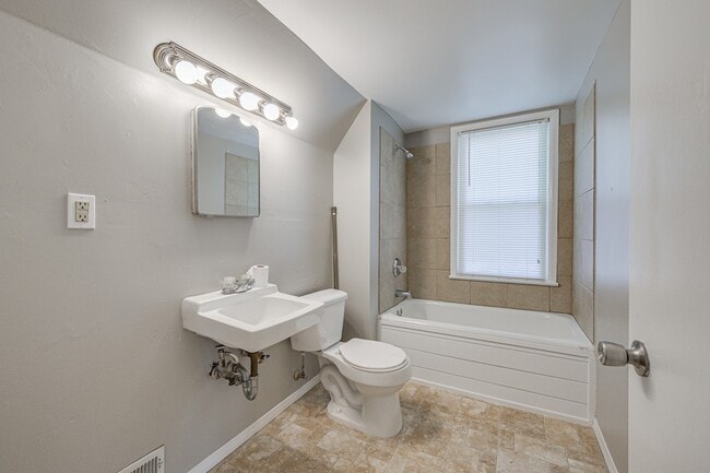 Building Photo - 1317 S Pennsylvania Ave