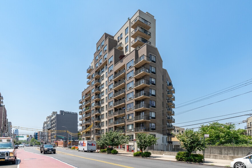 26-38 21st St - The Exo