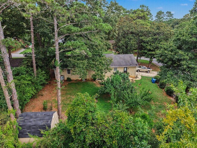 Building Photo - 290 University Cir