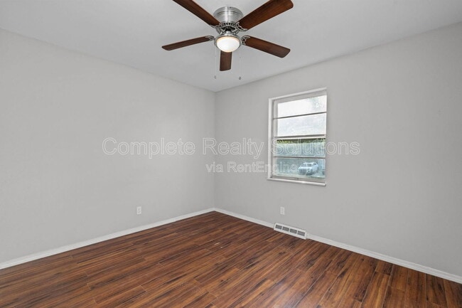 Building Photo - 10768 Runningbrook Dr