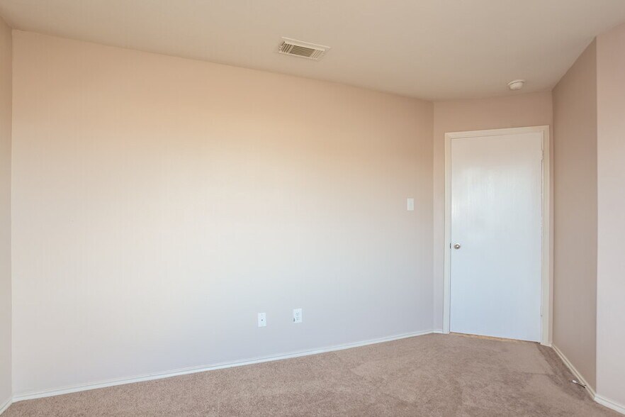 Building Photo - 4934 Canyon Blanco Dr
