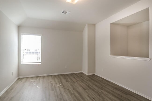 Building Photo - 4910 Giant Sequoia Way