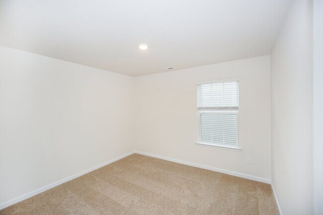 Building Photo - 538 King Clover Ln