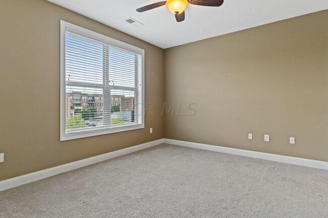 Building Photo - 953 Ingleside Ave