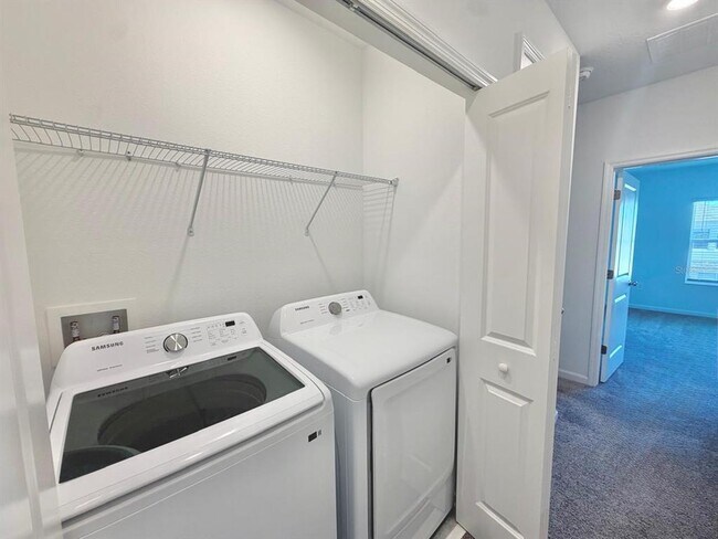 Building Photo - 3302 Laurent Lp