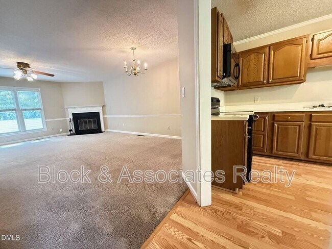 Building Photo - 120 Greenmont Ln