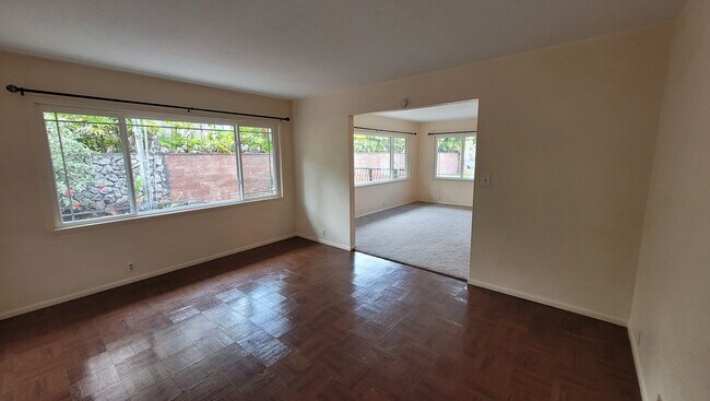 Building Photo - Spacious 5 Bedroom 3 Bath Duplex House w/ 2 car Garage and Gated Driveway in Mililani