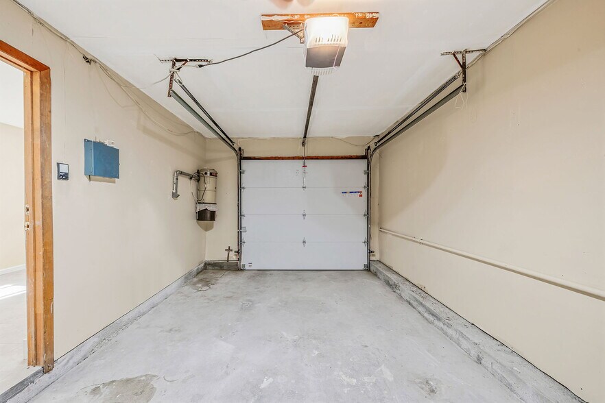 Building Photo - 4 Bay Pl