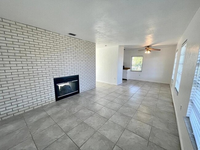 Building Photo - 22086 Beverly Ave