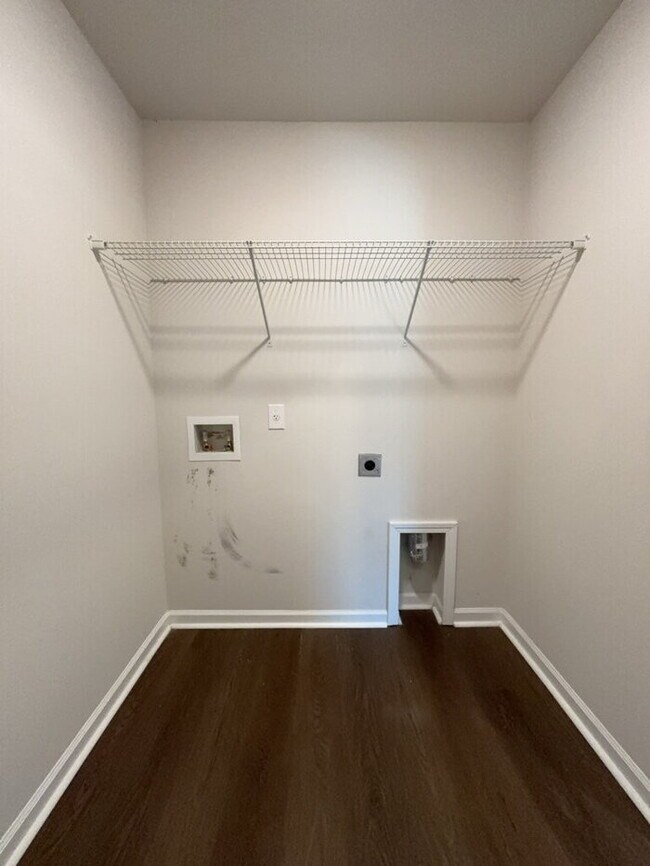 Building Photo - 445 Navona Dr