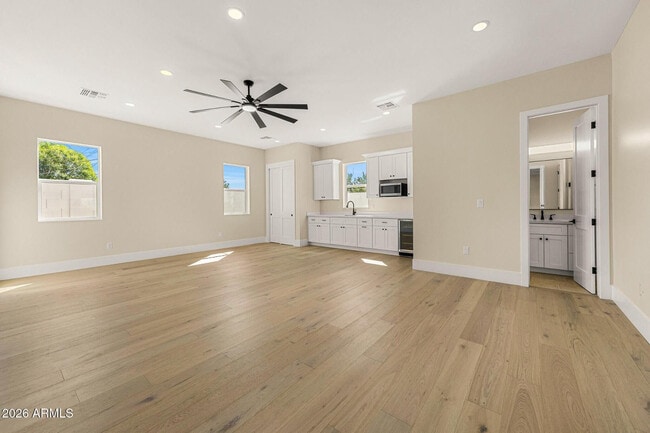 Building Photo - 3002 N 53rd Pl