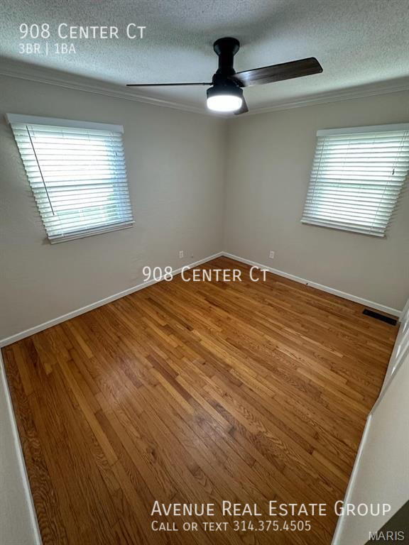 Building Photo - 908 Center Ct