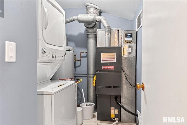 Building Photo - 2008 Jeanette Ln