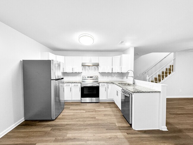 Building Photo - 986 Ramsgate Dr SW