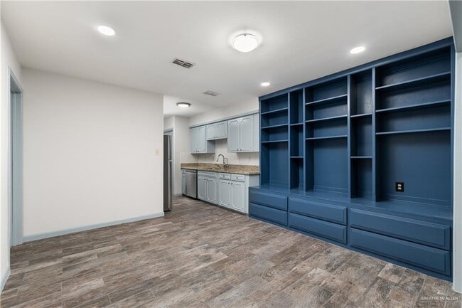 Building Photo - 21 Shasta Ave