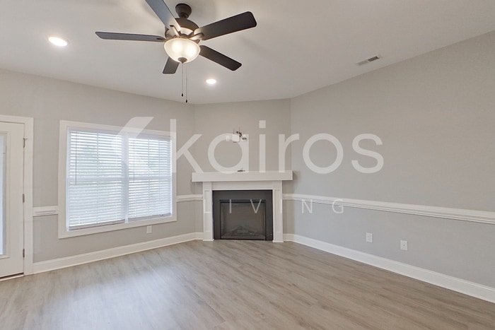 Building Photo - 3713 Oak Leaf Wy