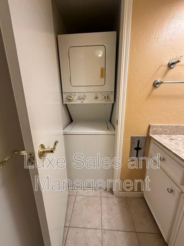 Building Photo - 6060 NW Expressway