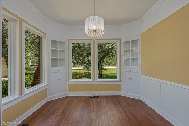 Building Photo - GORGEOUS 4/2.5 BROADMOOR HOME-ACROSS FROM DUCK POND PARK & LIBRARY