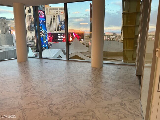 Building Photo - 3726 S Las Vegas Blvd