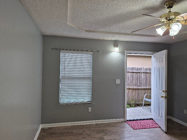 Building Photo - 7782 Mordecai Ct