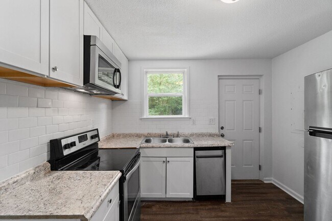 Building Photo - 706 Britton Springs Rd