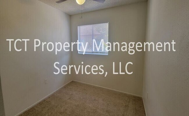 Building Photo - Cute 2 bed 1.5 bath in Mesa!