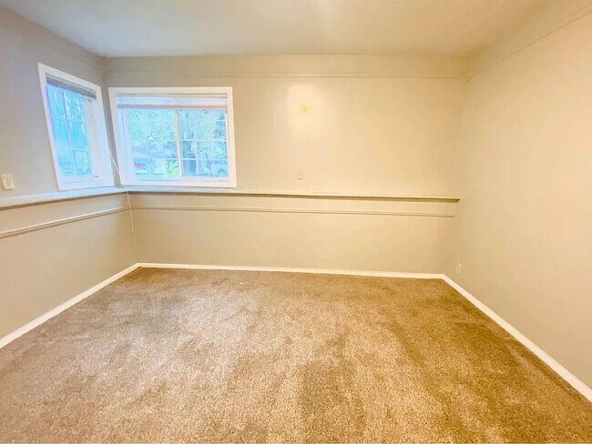 Building Photo - 7936 Lee Ave N