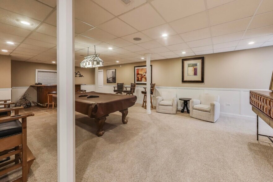 Building Photo - 23W711 Hobson Rd