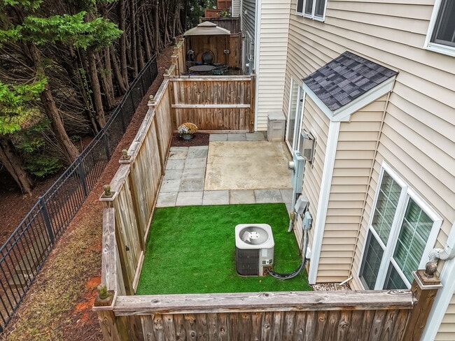 Building Photo - 7805 Jeffrey Alan Ct